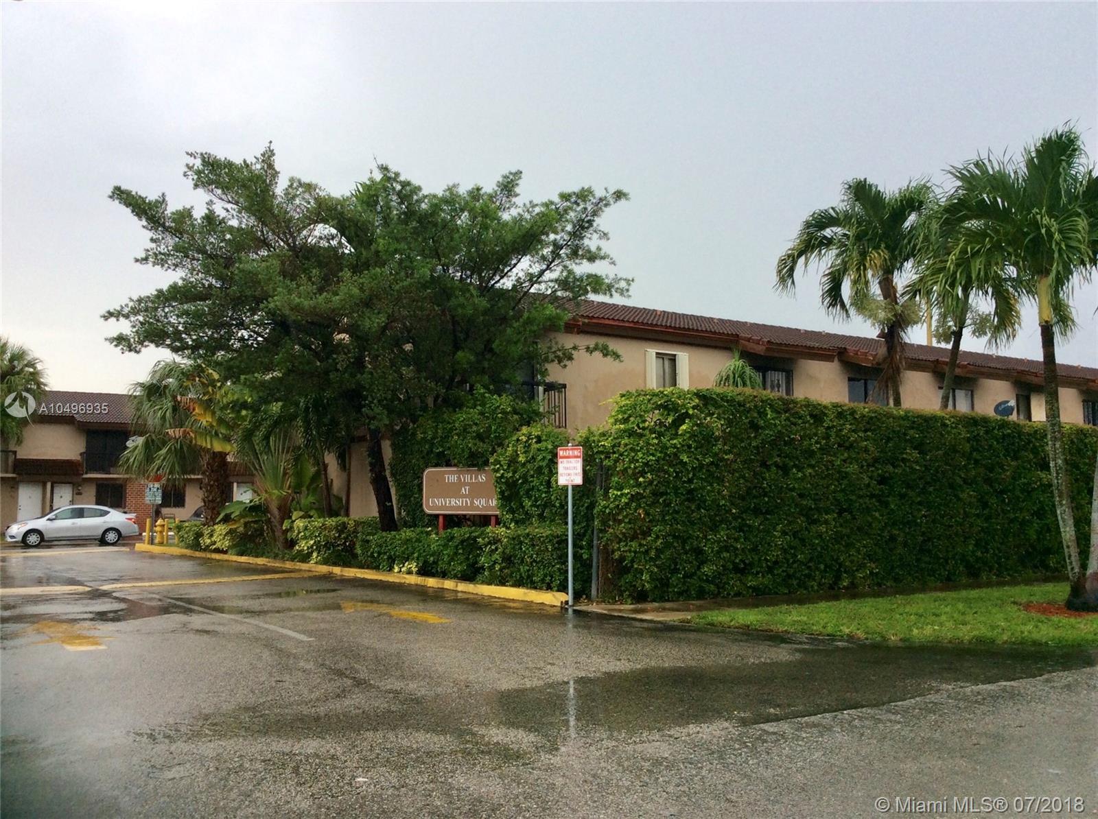 VILLAS UNIVERSITY SQUARE - Residential