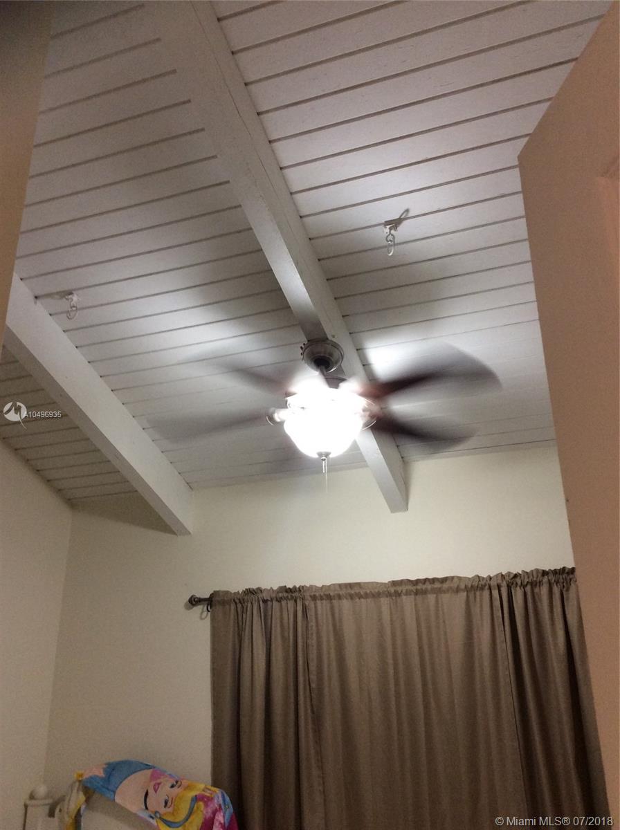 VILLAS UNIVERSITY SQUARE - Residential