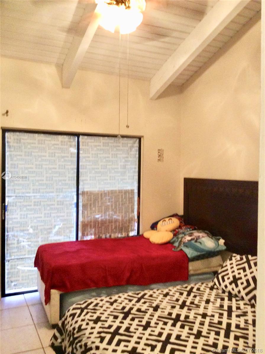 VILLAS UNIVERSITY SQUARE - Residential