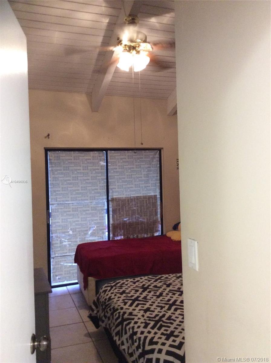 VILLAS UNIVERSITY SQUARE - Residential