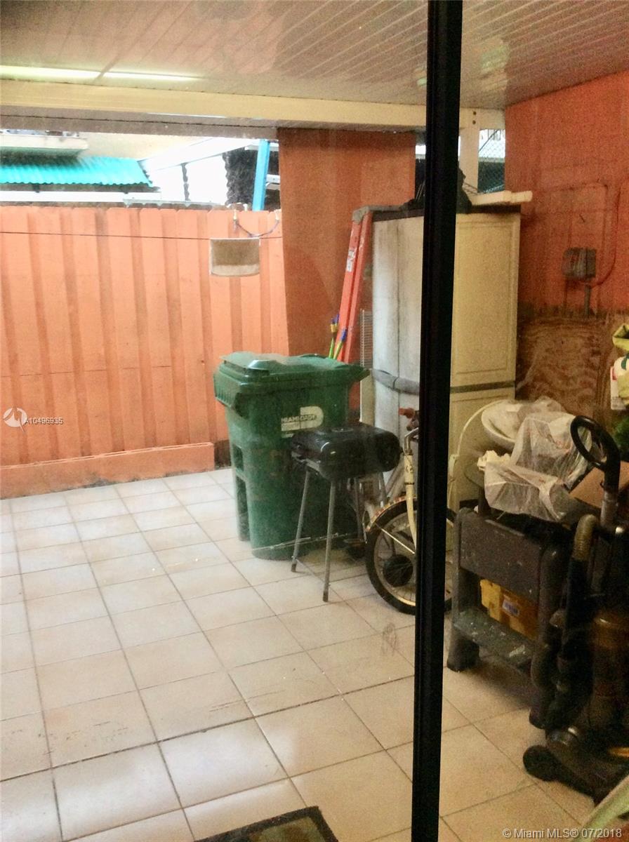 VILLAS UNIVERSITY SQUARE - Residential