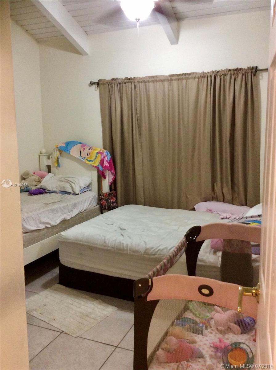 VILLAS UNIVERSITY SQUARE - Residential