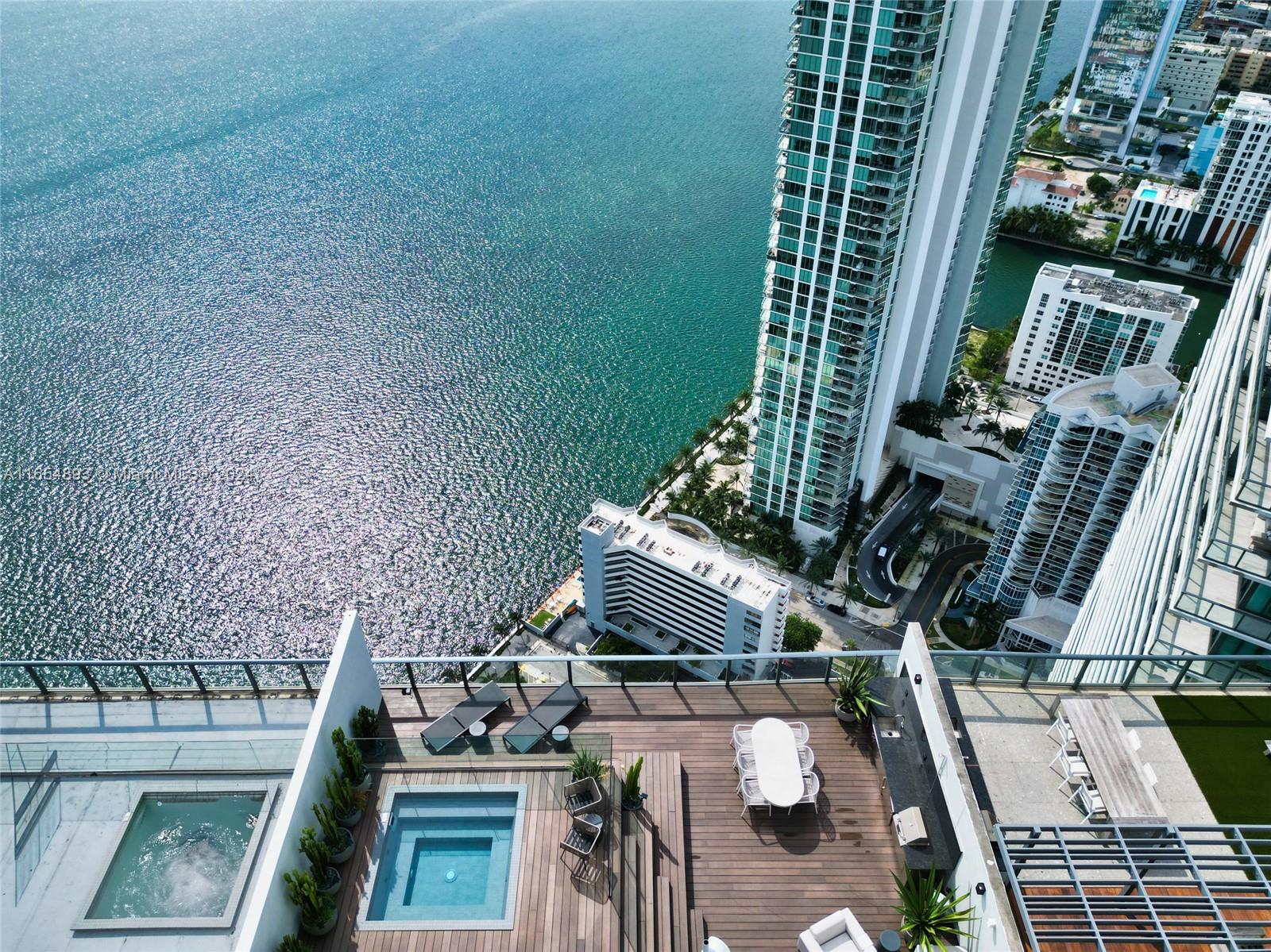 PARAISO BAY CONDO - Residential