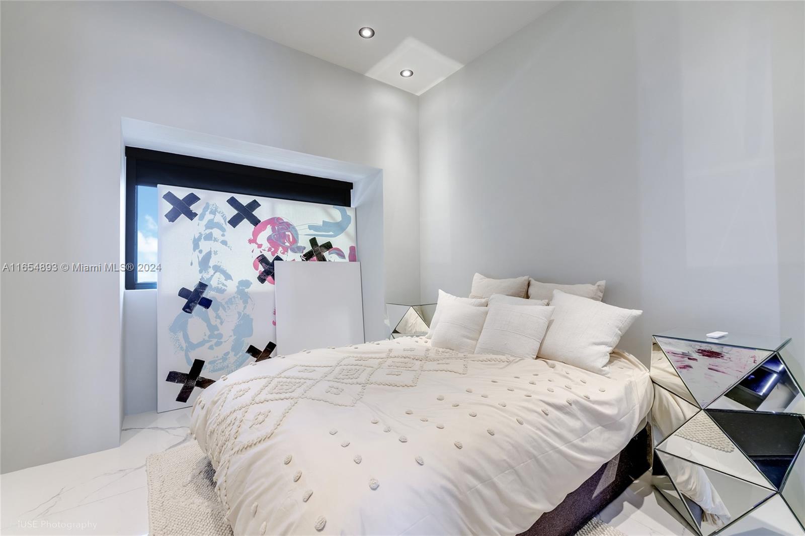 PARAISO BAY CONDO - Residential