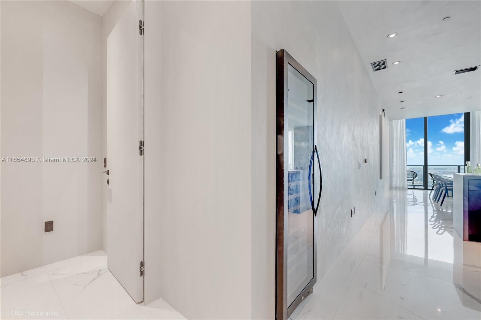 PARAISO BAY CONDO - Residential