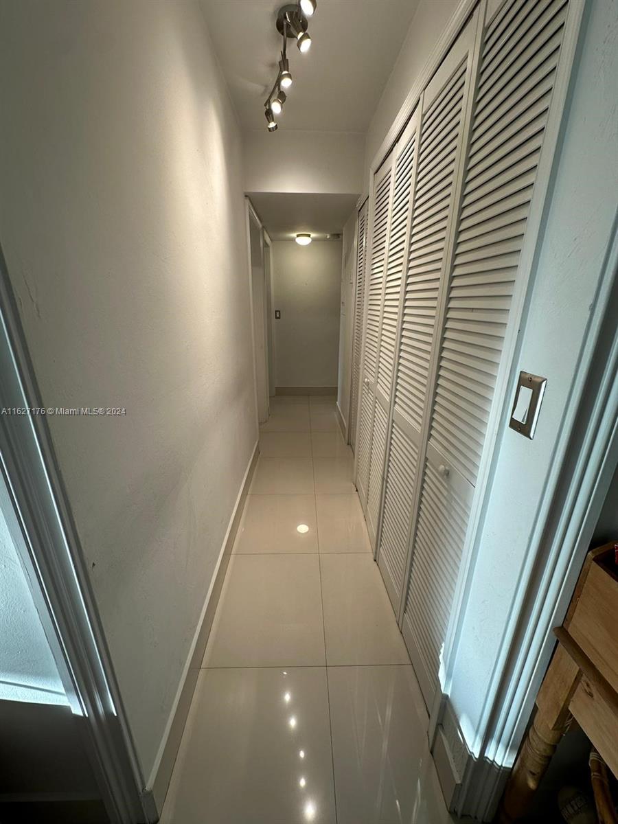 EDGEWATER EAST CONDO APTS - Residential Lease