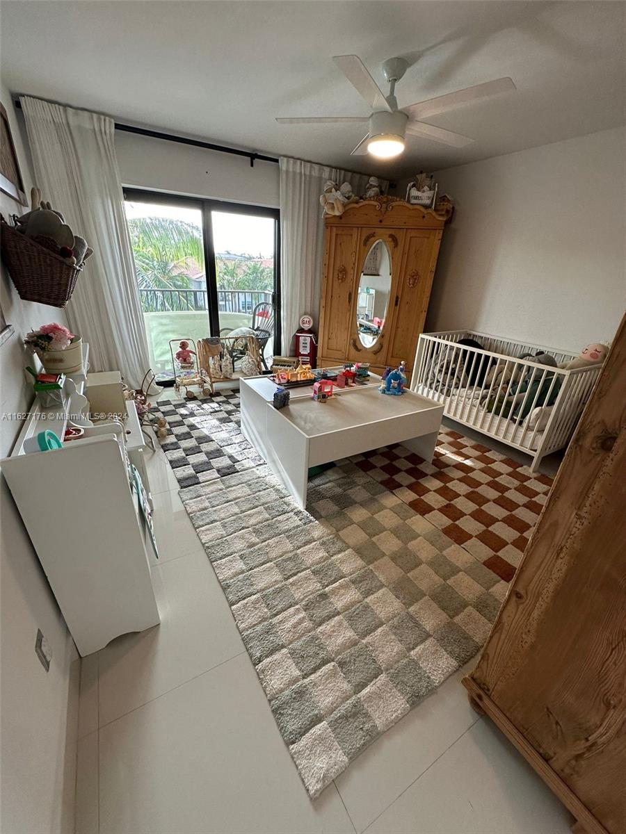 EDGEWATER EAST CONDO APTS - Residential Lease