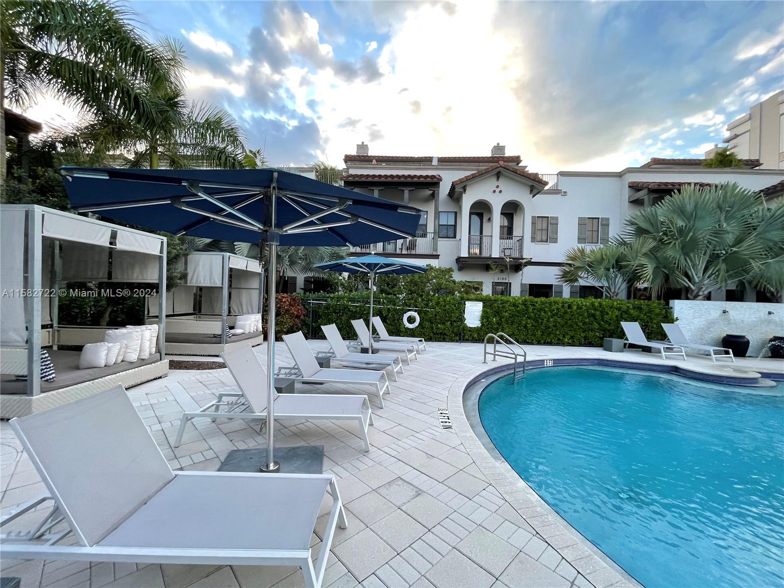 DOWNTOWN DORAL DUTCHER - Residential