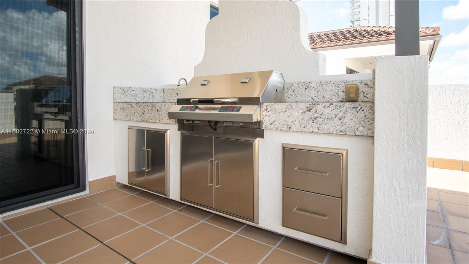 DOWNTOWN DORAL DUTCHER - Residential