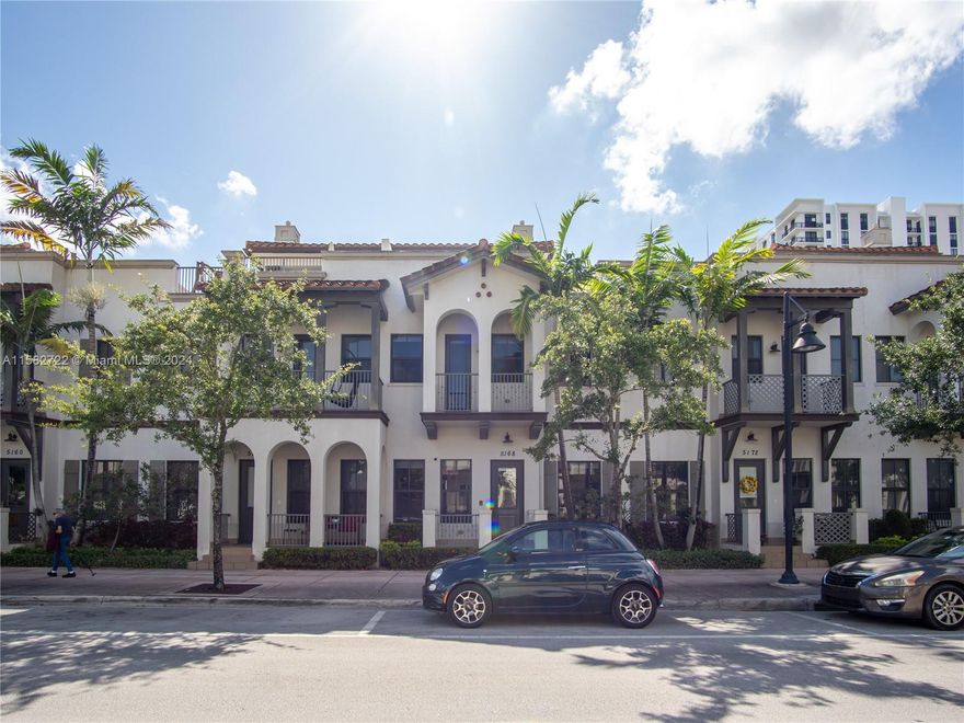 3 bedrooms plus den (can be used as bedroom) 4 baths, and guest bath.. Location, location, in the heart of Downtown Doral, just a block away from a Doral Charter School (3 Languages - English  Spanish and Portuguese). Steps away from Doral's most famous Restaurants. Great Club House, easy access to major highways. Doral is a convenient location in central Miami-Dade. 10-minutes to Miami International Airport traveling east, or jump on the expressway going north to Disney, or south to the Florida Keys.  Doral itself offers local access to all you need.  Golf, shopping, multicultural dining. 
Motivated Seller...  Come check it out!!
Check Virtual tour 3D Matterport