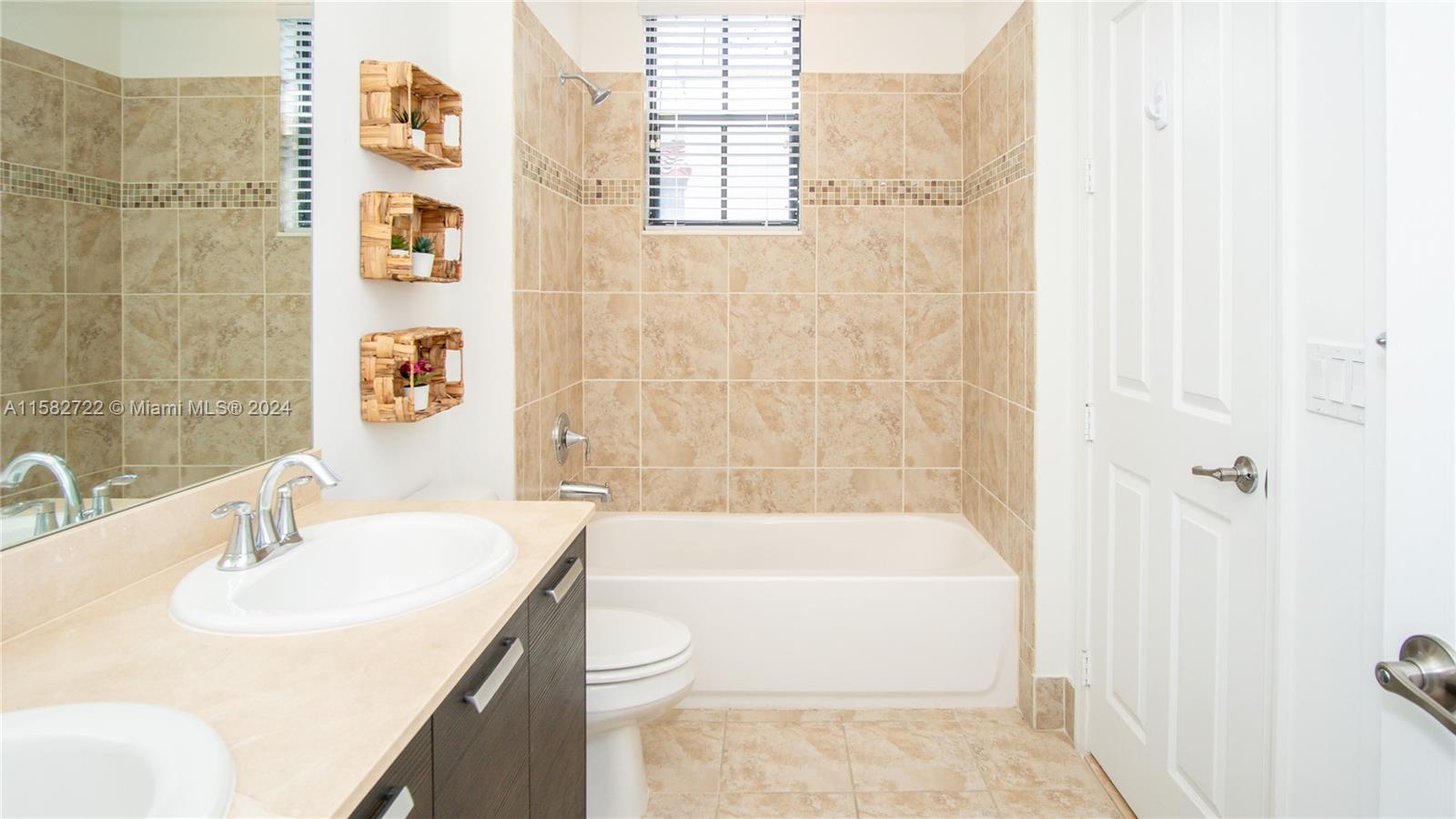 DOWNTOWN DORAL DUTCHER - Residential