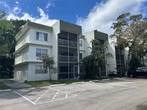 Photo of 4205 N University Dr #112, Sunrise, FL 33351 (MLS # A12028714)