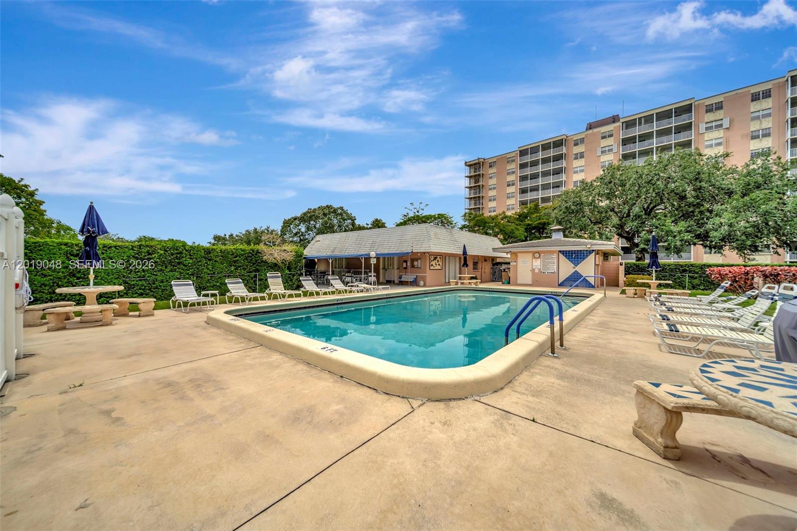 BRIARWOOD CLUB CONDO 3 - Residential