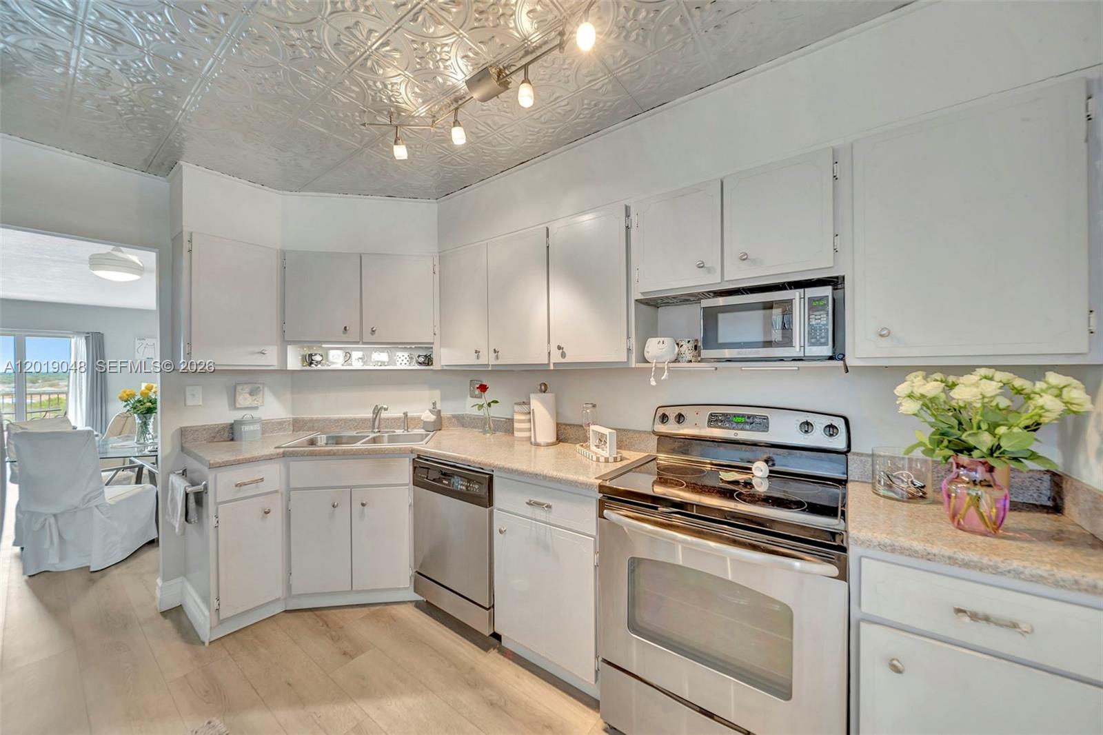 BRIARWOOD CLUB CONDO 3 - Residential