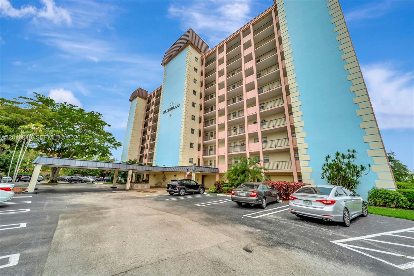 BRIARWOOD CLUB CONDO 3 - Residential
