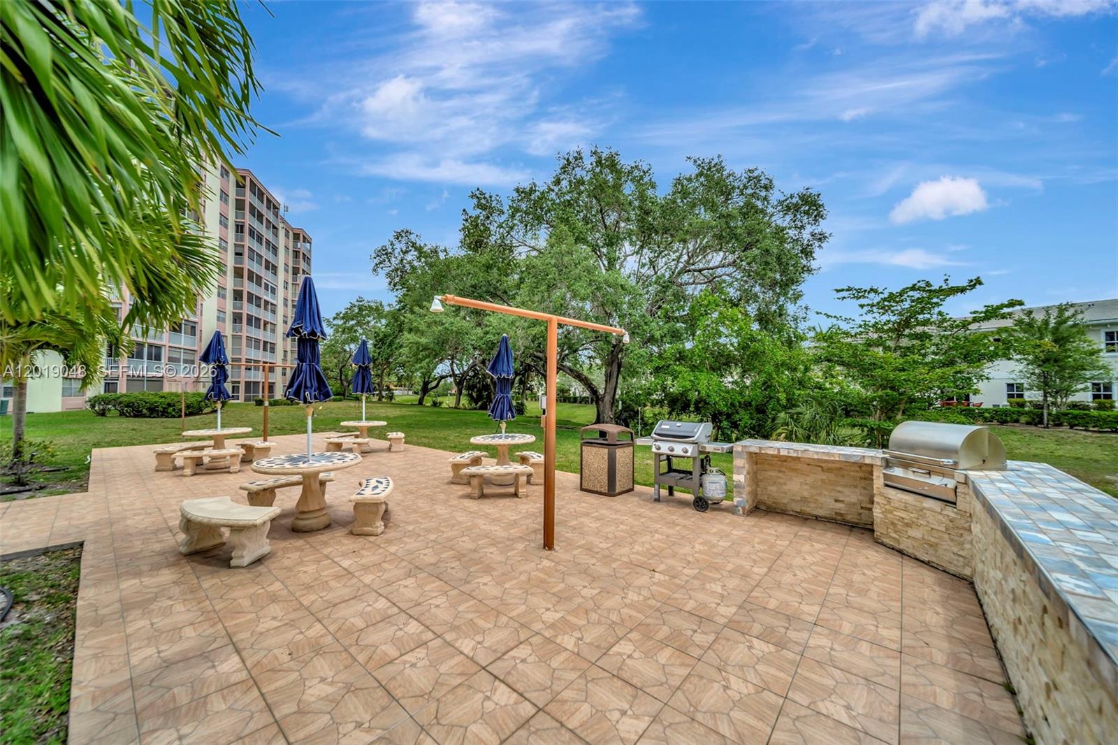 BRIARWOOD CLUB CONDO 3 - Residential
