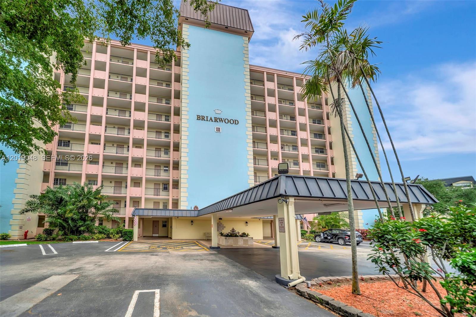 BRIARWOOD CLUB CONDO 3 - Residential