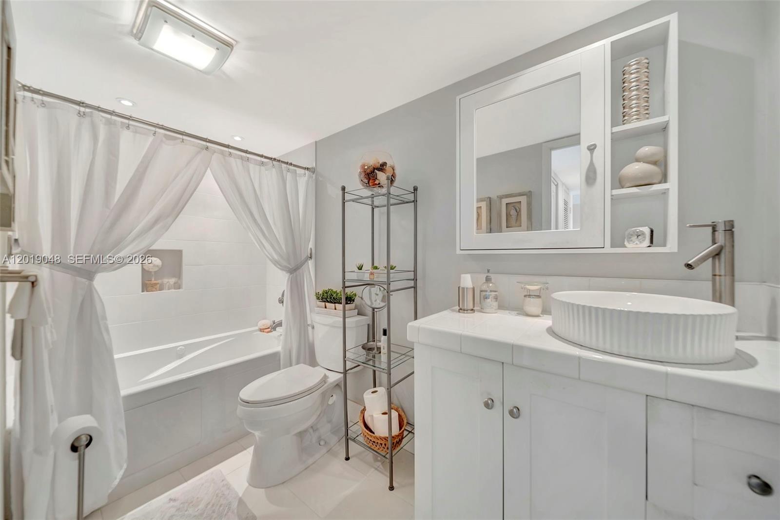 BRIARWOOD CLUB CONDO 3 - Residential