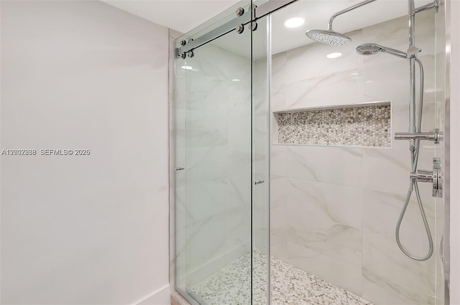 THE ISLANDER CLUB CONDO - Residential Lease