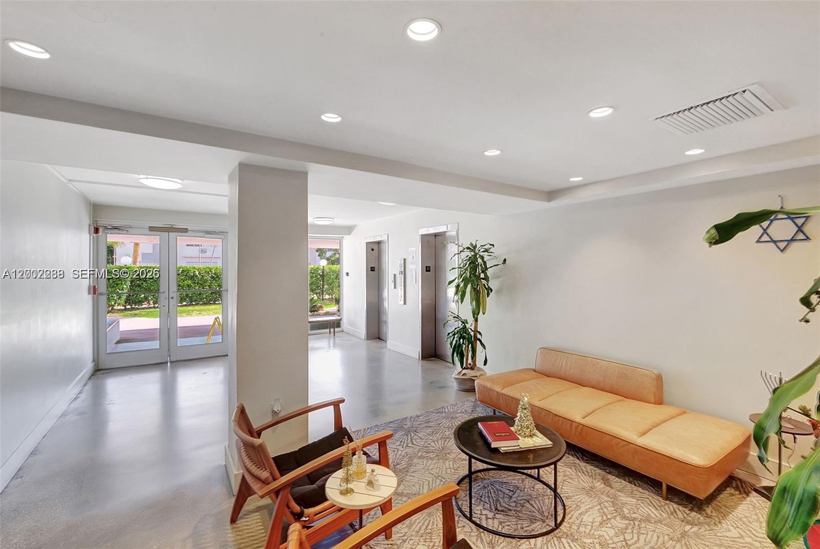 THE ISLANDER CLUB CONDO - Residential Lease