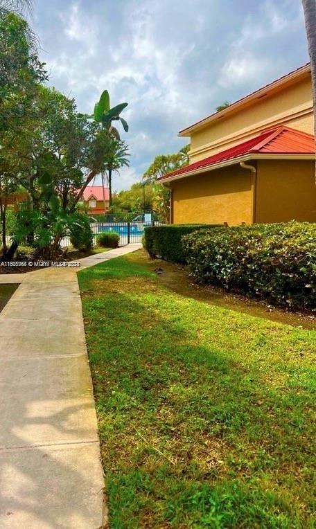 LA HACIENDA COUNTRY CLUB - Residential Lease