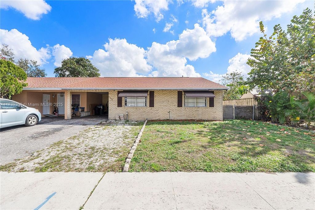 Photo of 4806 Gladiator Cir #4806, Green Acres, FL 33463 (MLS # A11739333)