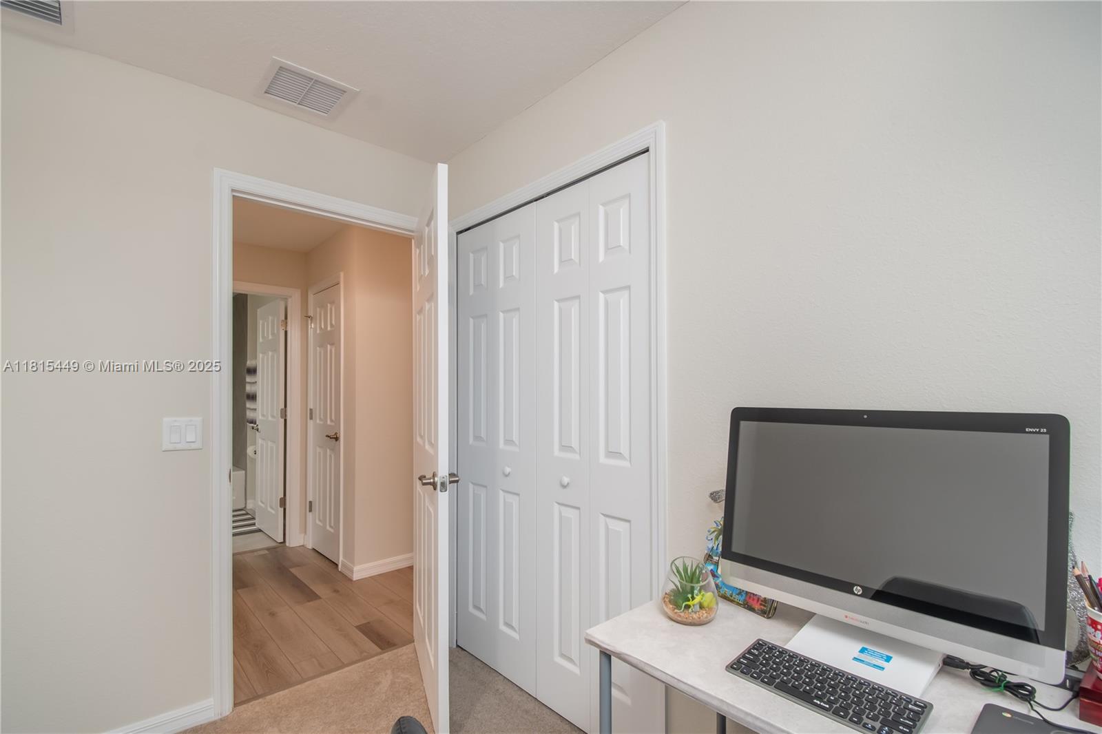 MARION OAKS - Residential