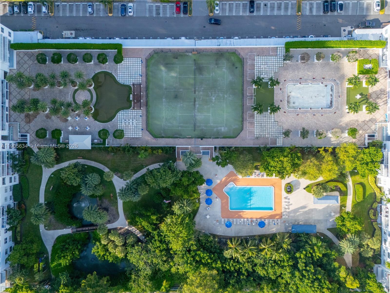 ADMIRALS PORT CONDO - Residential