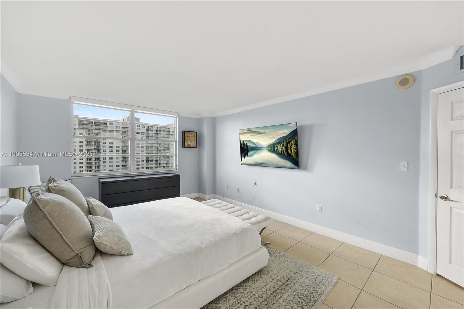 ADMIRALS PORT CONDO - Residential