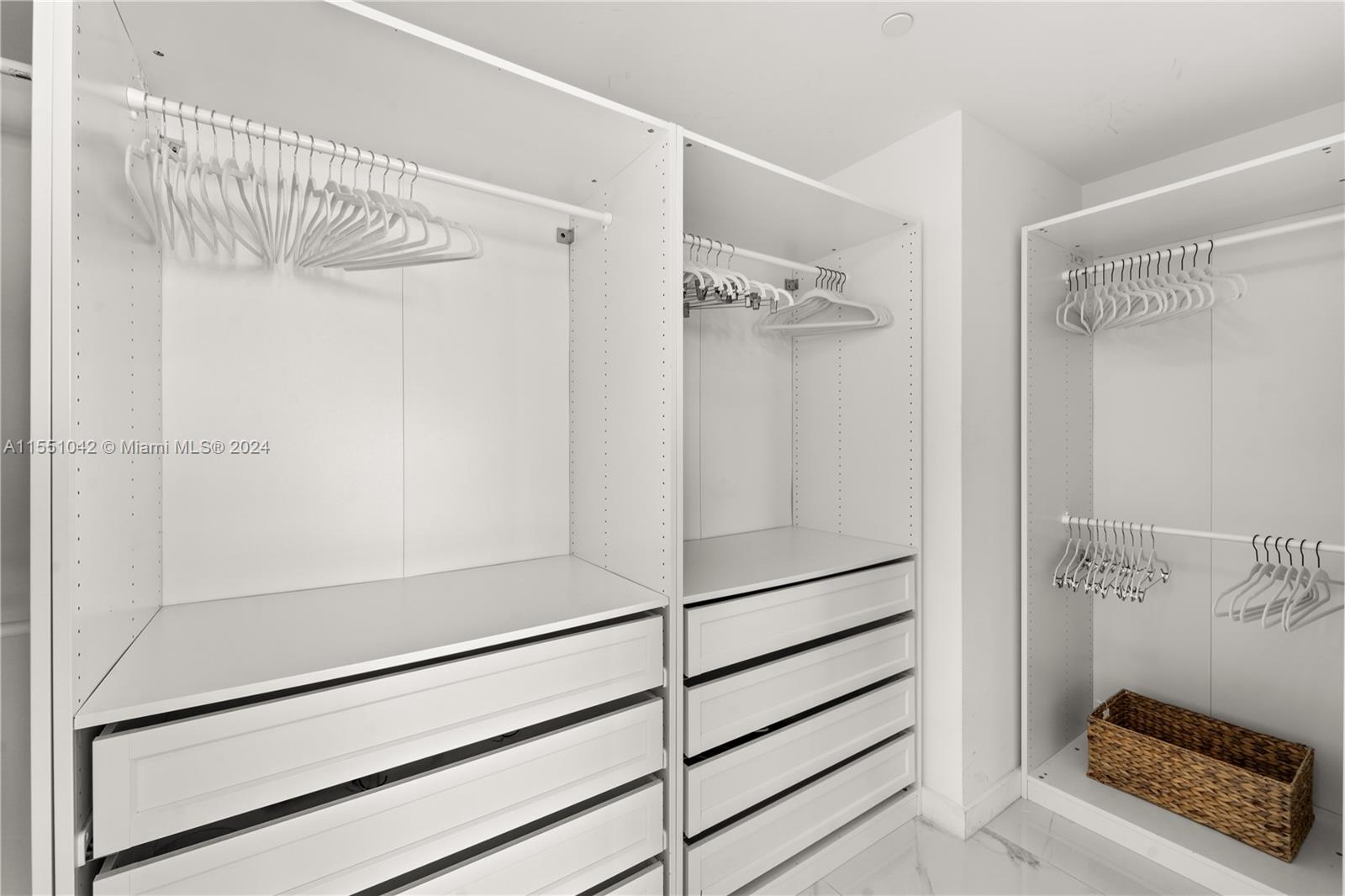 ONE PARAISO CONDO - Residential