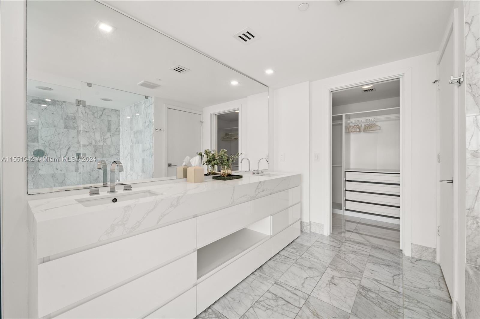 ONE PARAISO CONDO - Residential