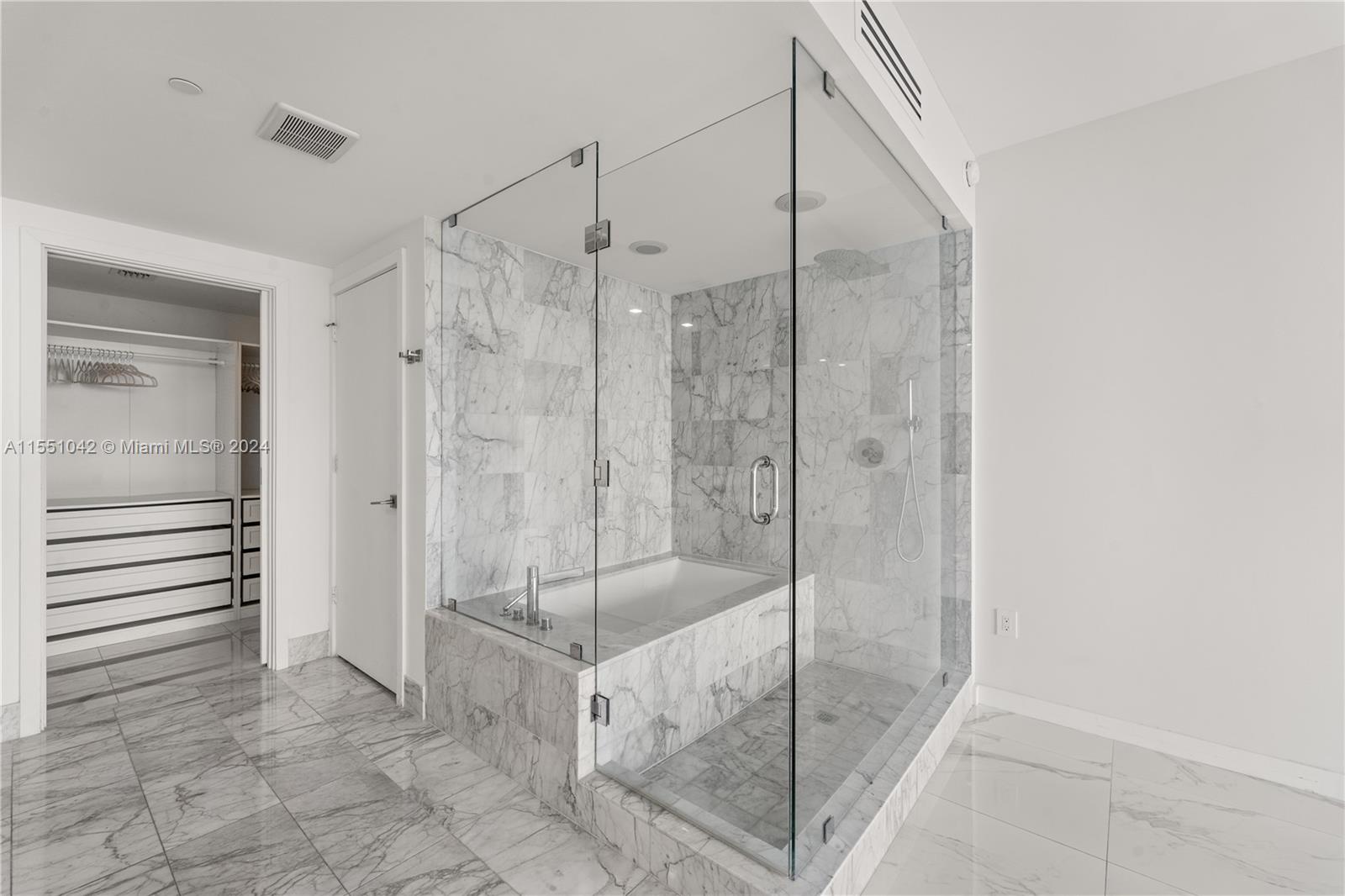 ONE PARAISO CONDO - Residential