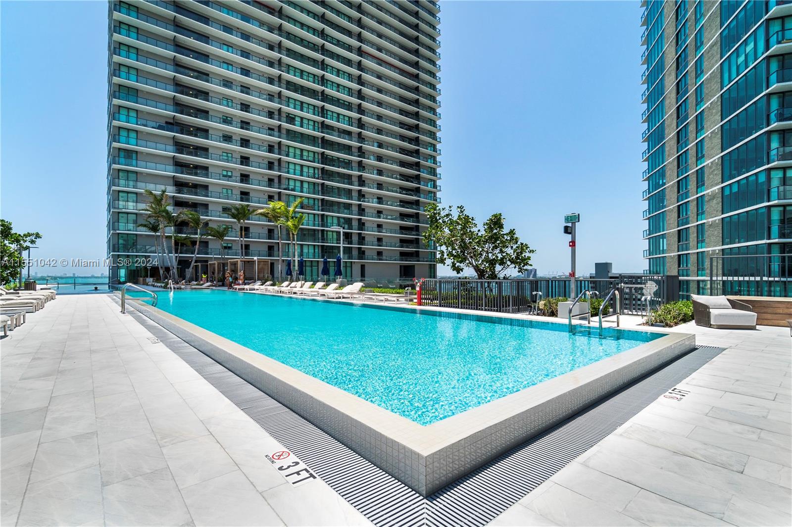 ONE PARAISO CONDO - Residential