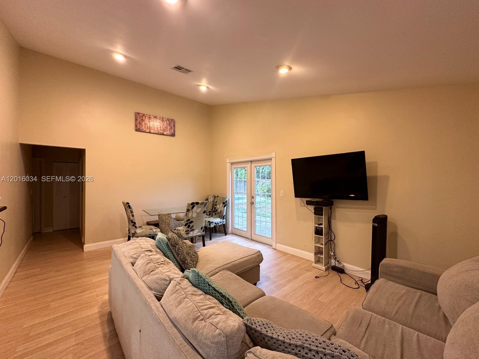 BOCA HEIGHTS PATIO HOMES - Residential Lease
