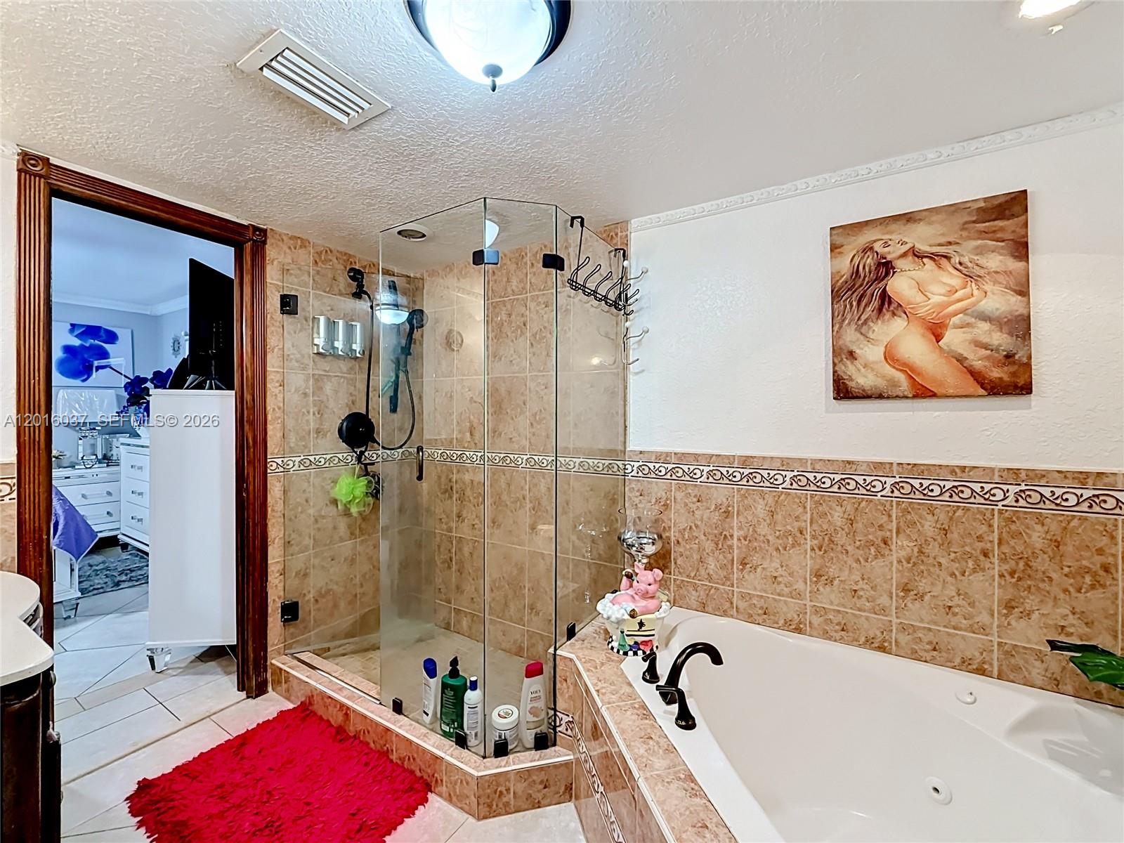 IVINETA CONDO - Residential