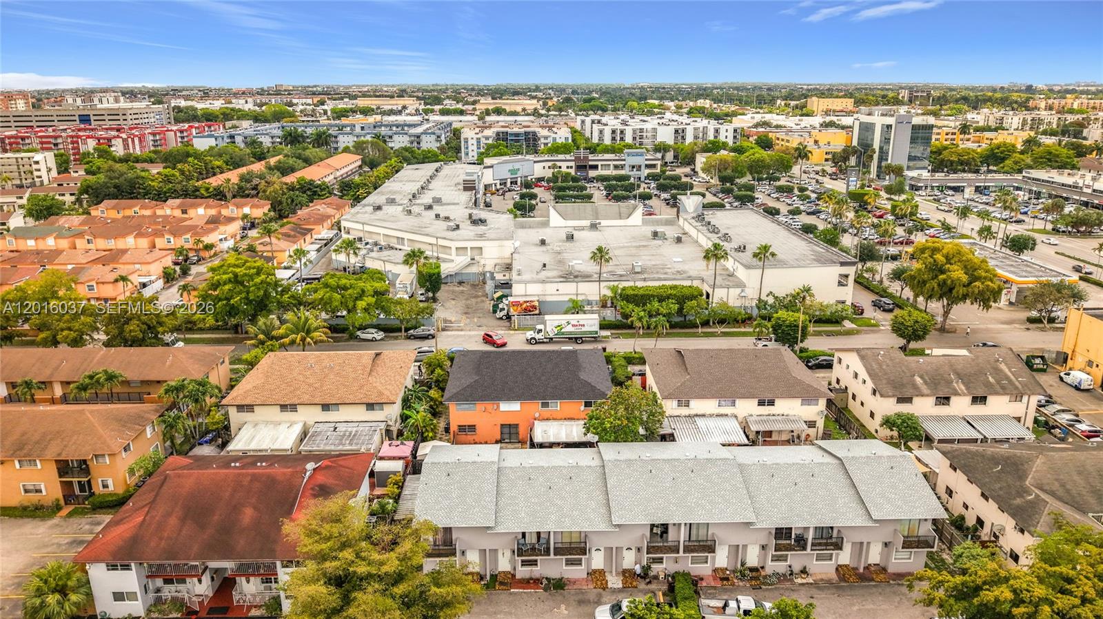 IVINETA CONDO - Residential