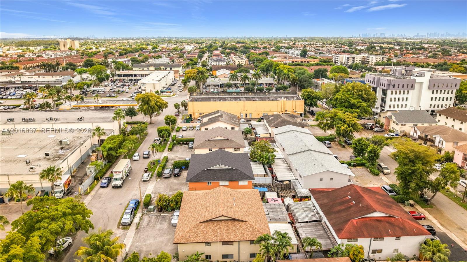 IVINETA CONDO - Residential
