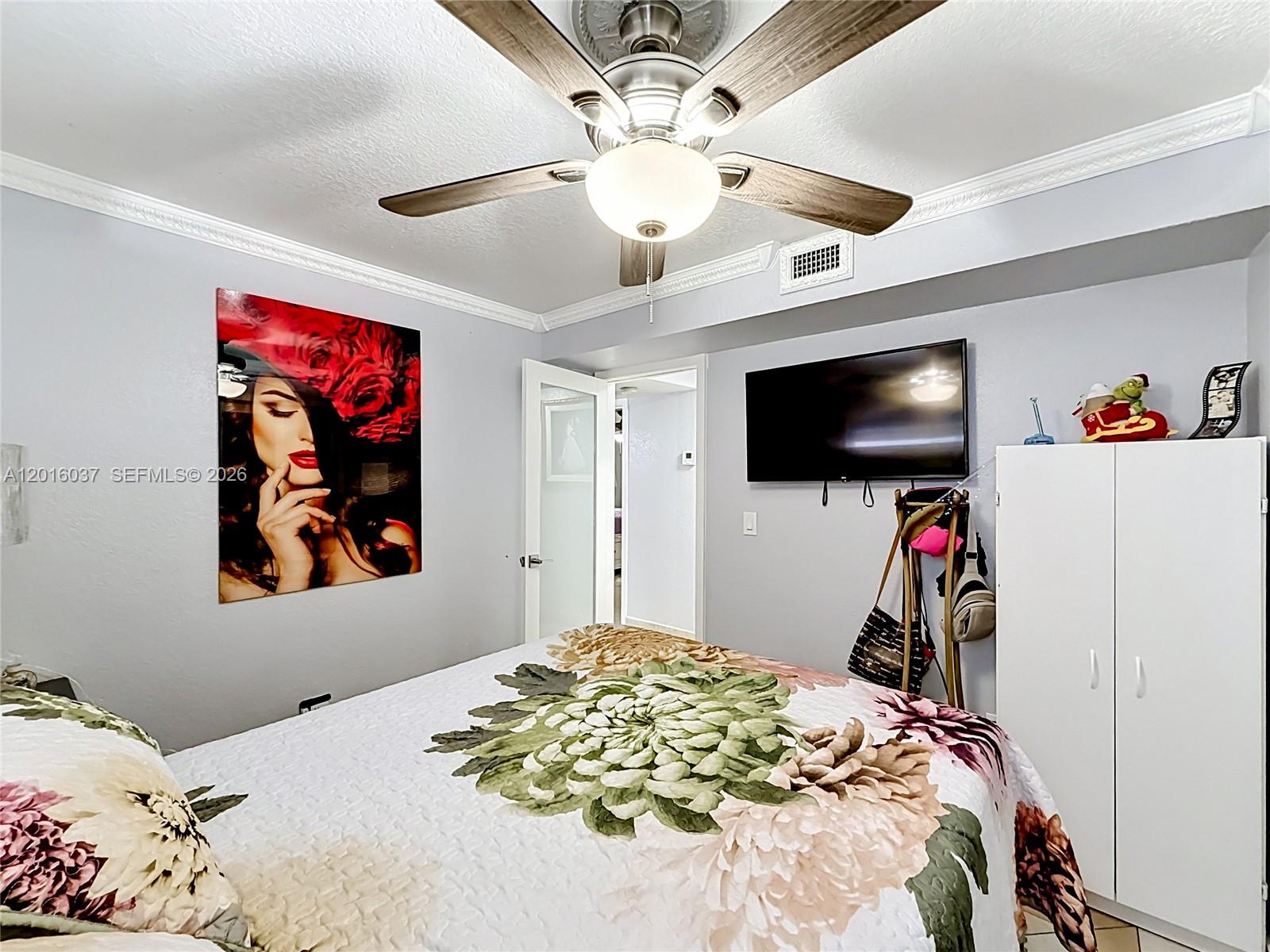 IVINETA CONDO - Residential