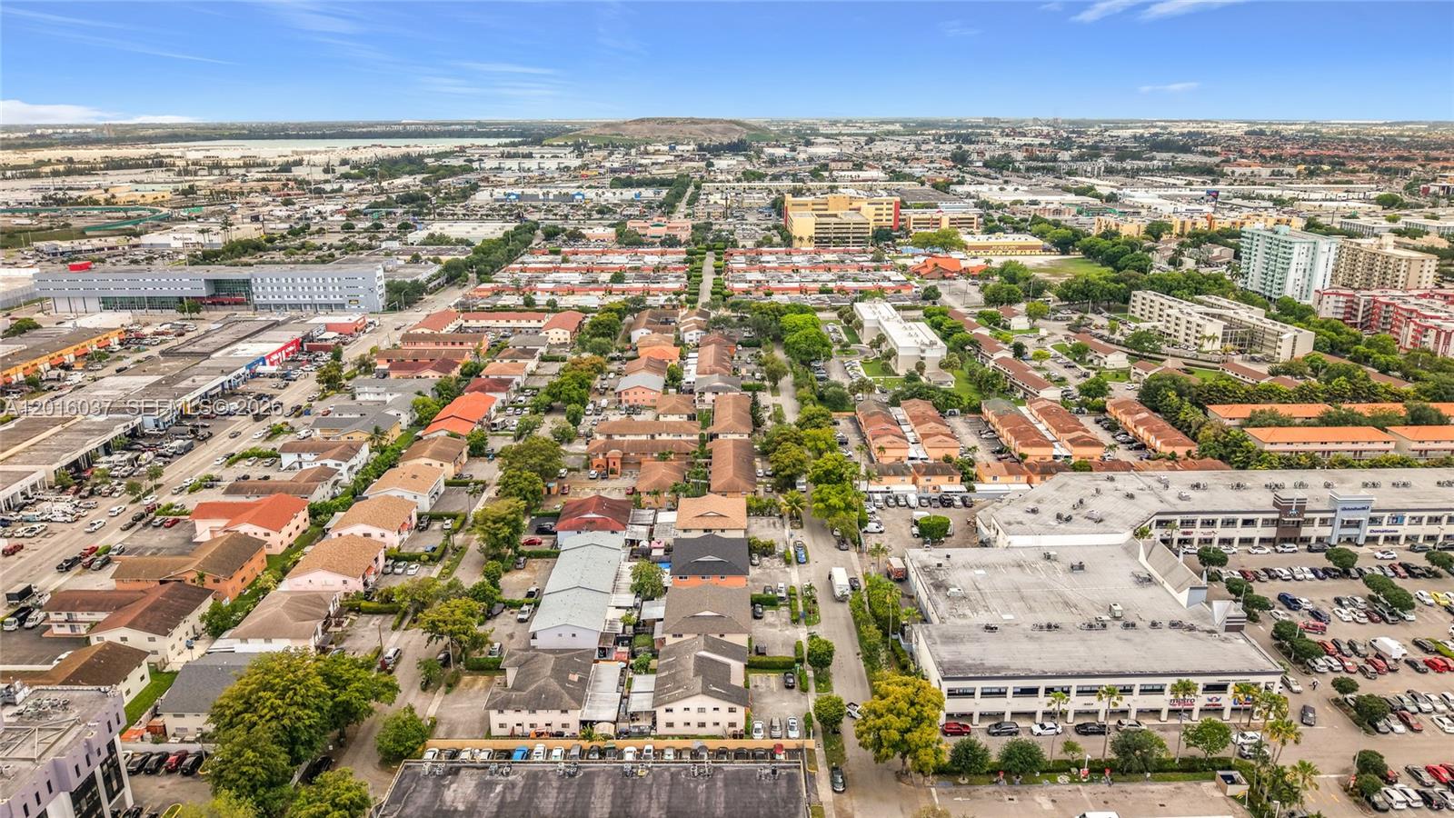 IVINETA CONDO - Residential