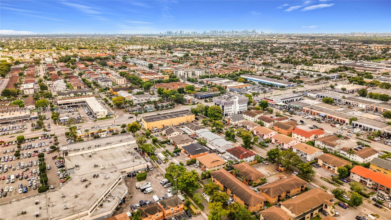 IVINETA CONDO - Residential