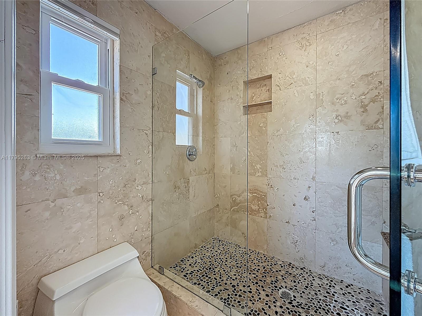 HILLSBORO SHORES SEC - Residential