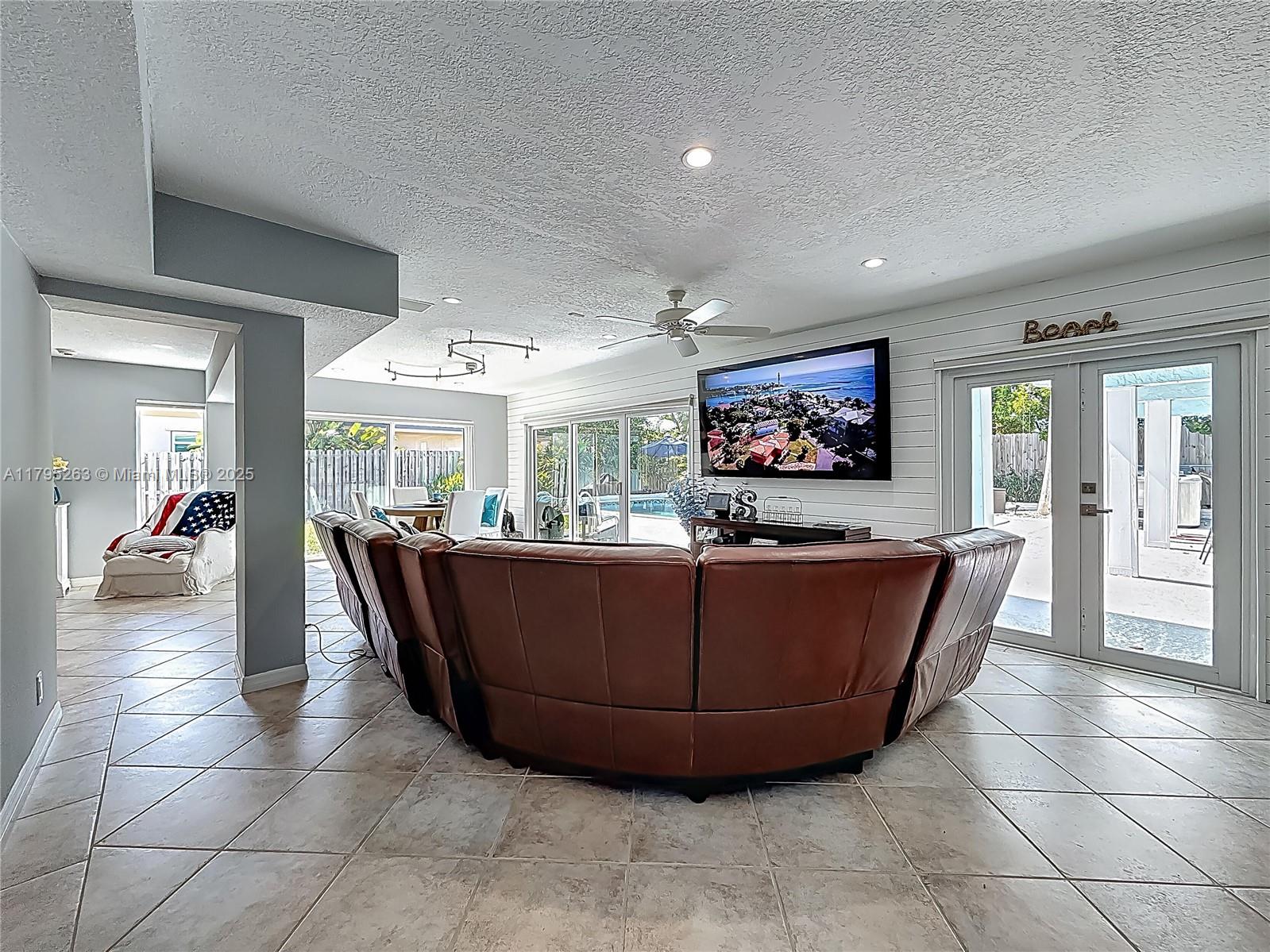 HILLSBORO SHORES SEC - Residential