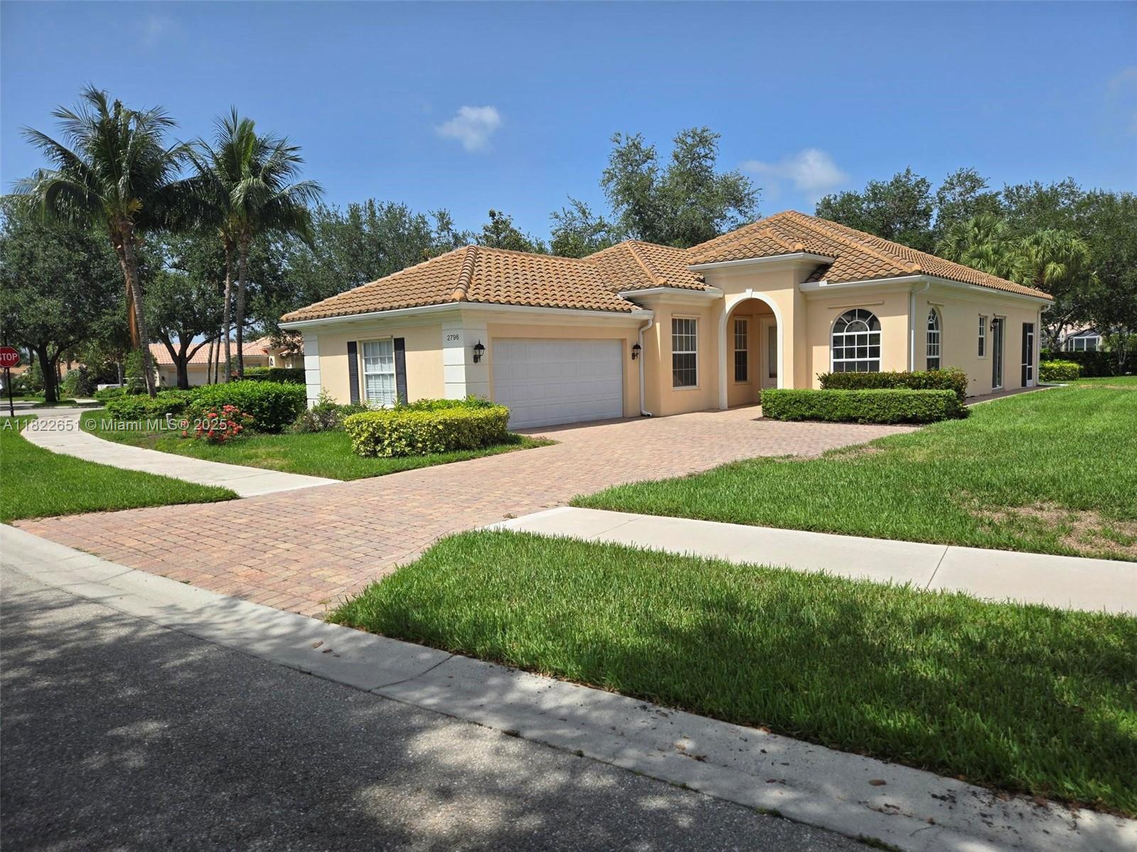2796 Jude Island Way, Naples, Collier County, Florida - 3 Bedrooms  
3 Bathrooms - 