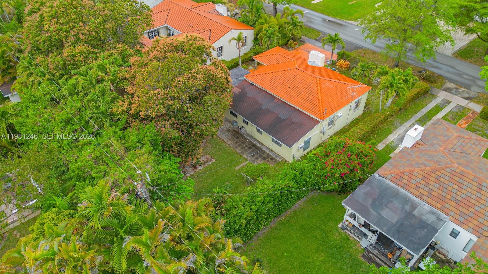 CORAL GROVES - Residential