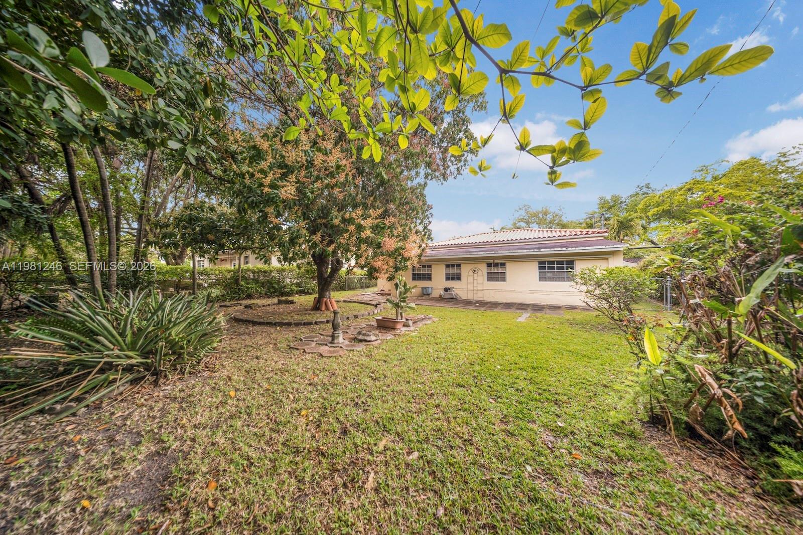 CORAL GROVES - Residential