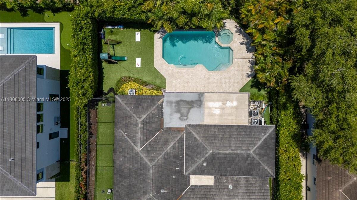 UNIVERSITY ESTATES - Residential