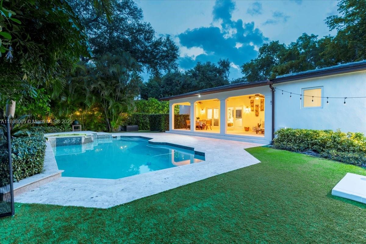 UNIVERSITY ESTATES - Residential