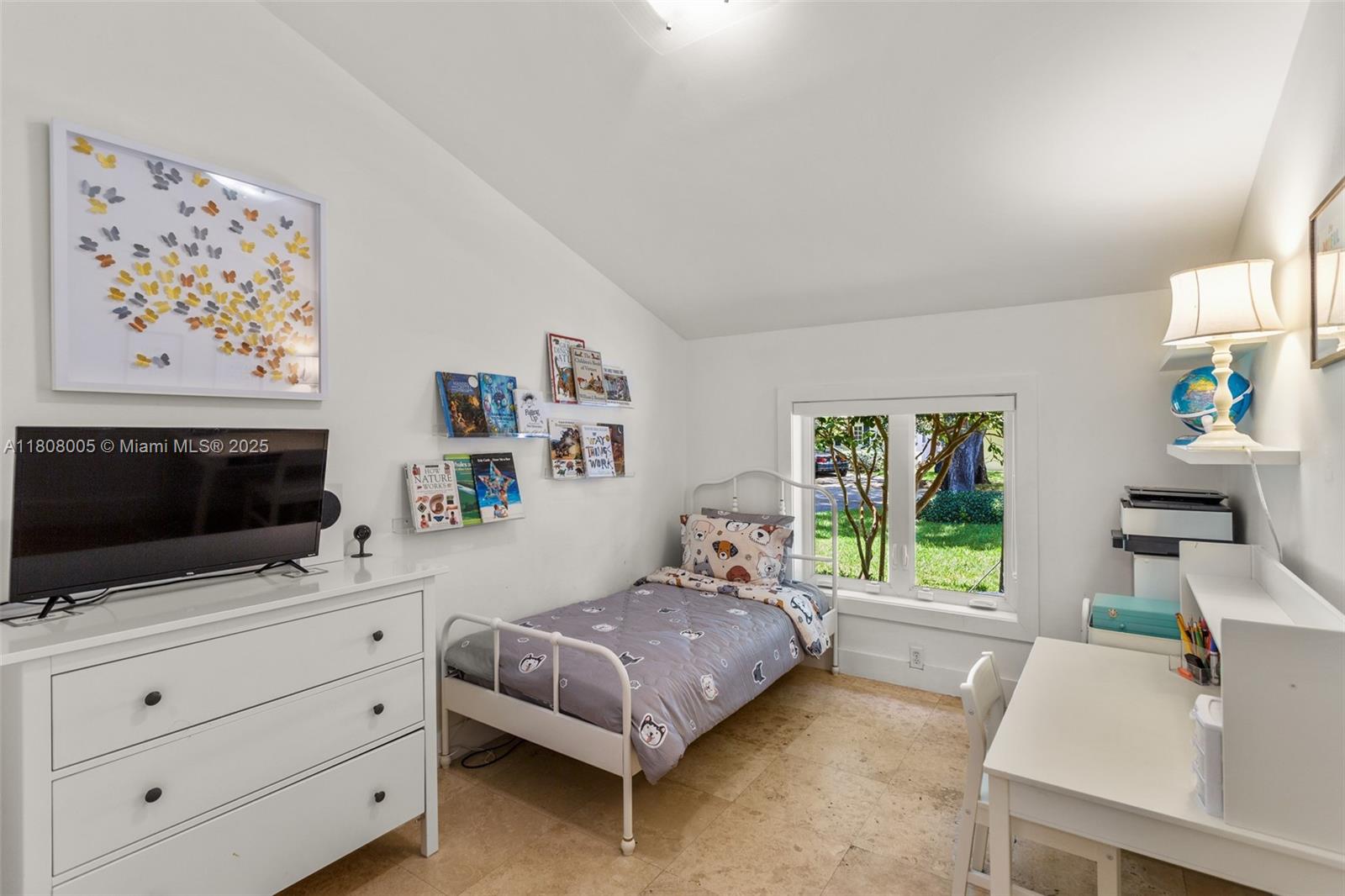 UNIVERSITY ESTATES - Residential