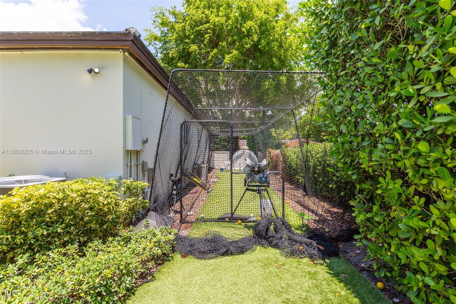 UNIVERSITY ESTATES - Residential