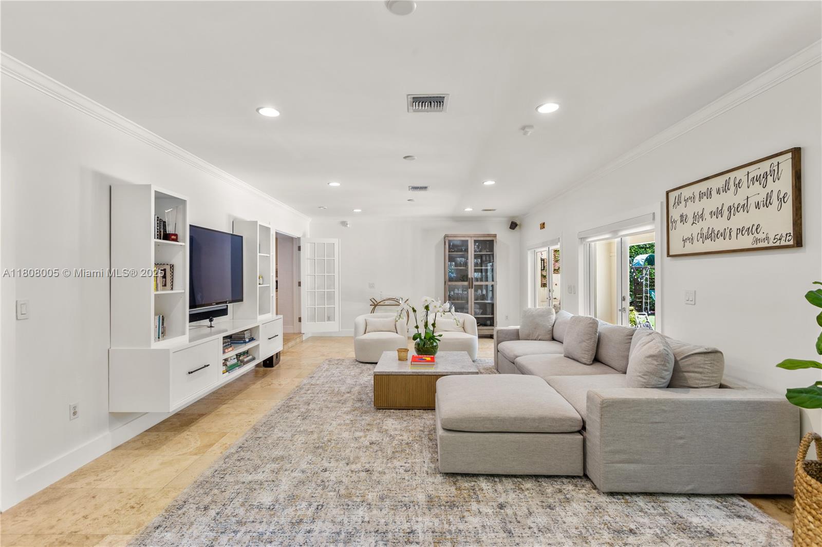 UNIVERSITY ESTATES - Residential